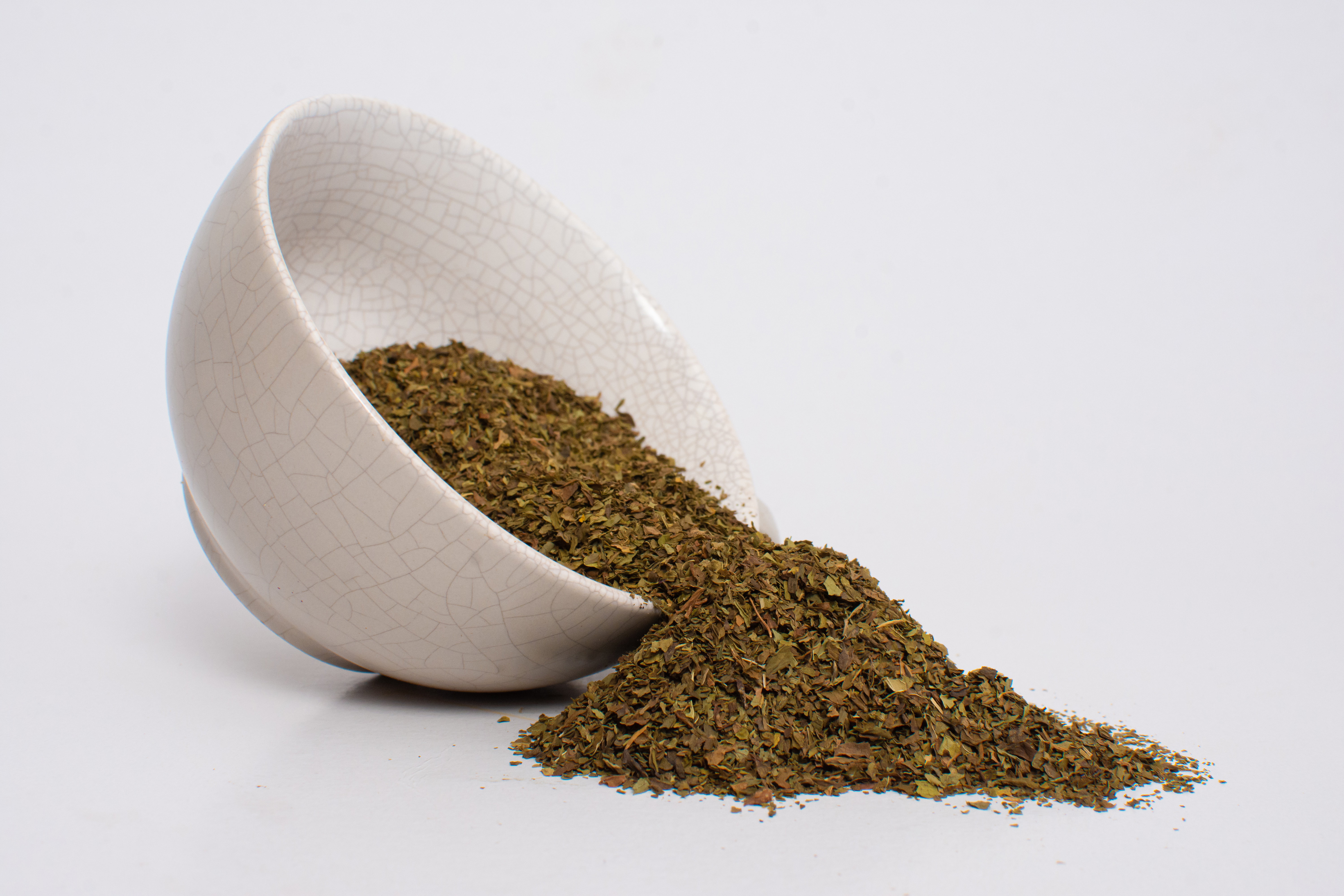 Dried herbs prepared for food and beverage applications